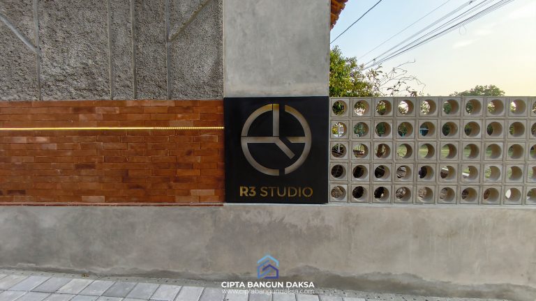Jasa Kontraktor Jogja Renovasi Jalan Masuk Kantor Studio R3 oleh Cipta Bangun Daksa Wajah Baru yang Nyaman dan Estetik (59)